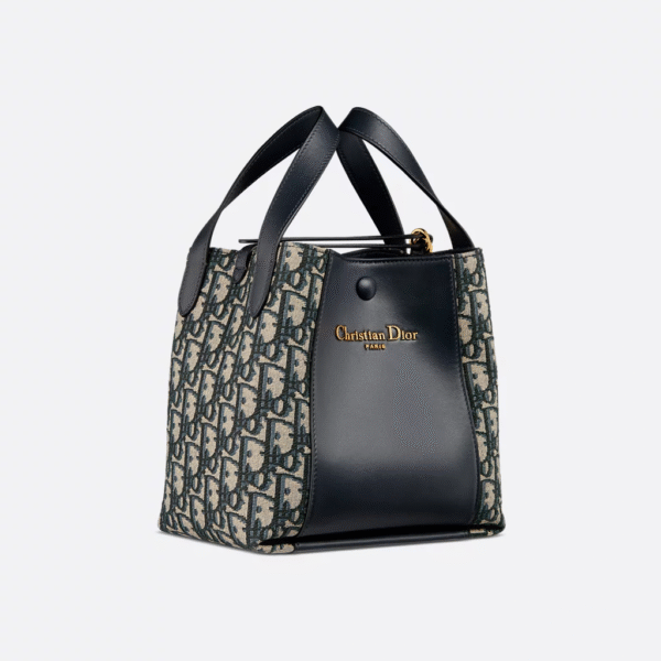Dior Signature