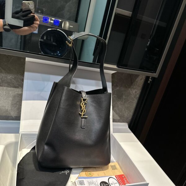 YSL LE 5 A 7