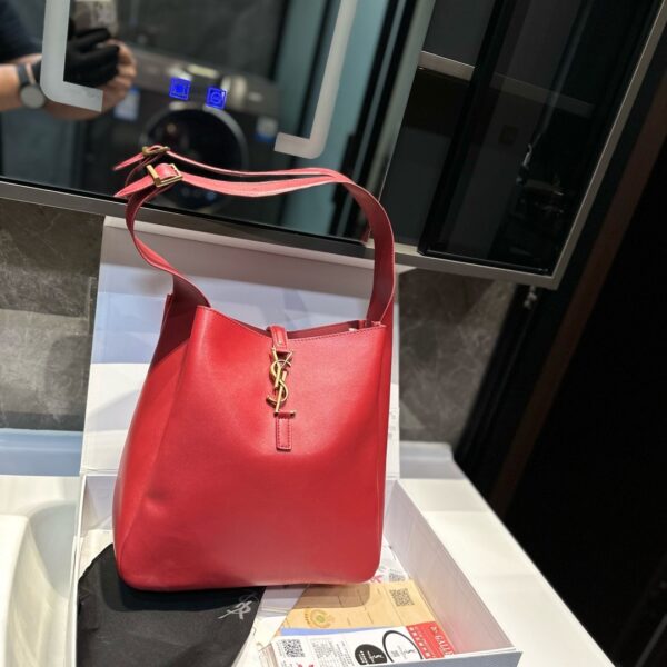 YSL LE 5 A 7
